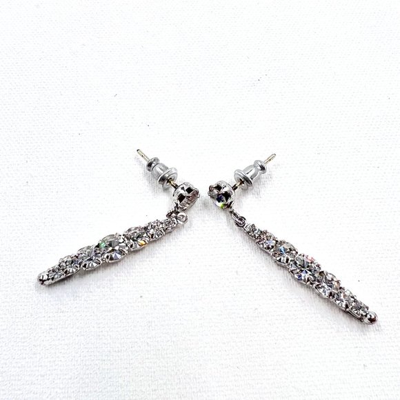 Dior - Vintage Costume Silver Tone Graduated Clear Crystal Drop Post Earrings - Picture 1 of 6